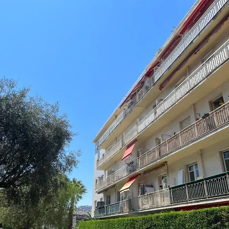 Spacieux Au Calme A Apartment *